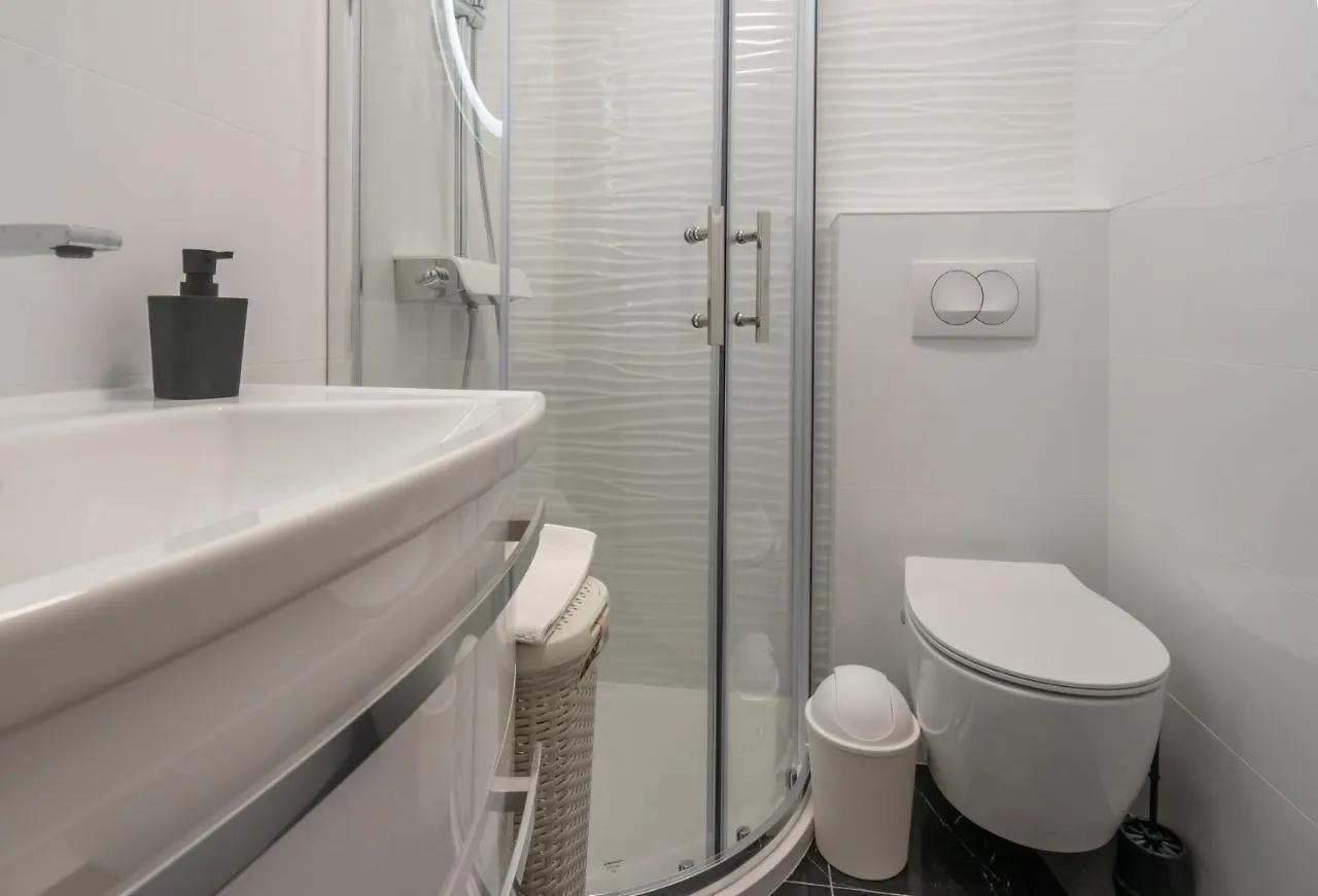 Apartment Fiorella بولا